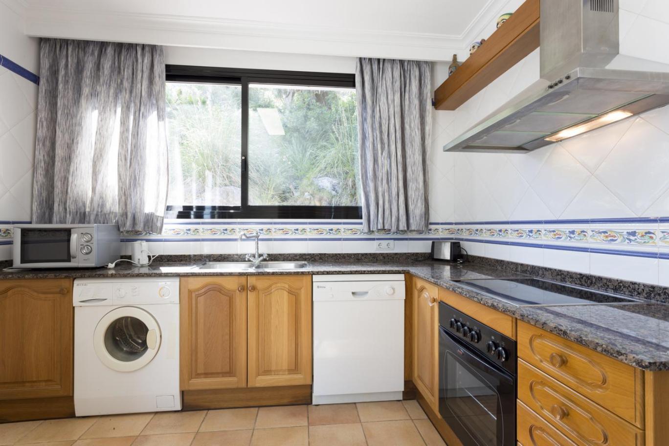 Villa With Private Mountain Ideal Runners Trailers Near Beach Approx 5 Min Walking Beach,Property Belong Puerto Pollensa Villas And Apartments Exteriér fotografie