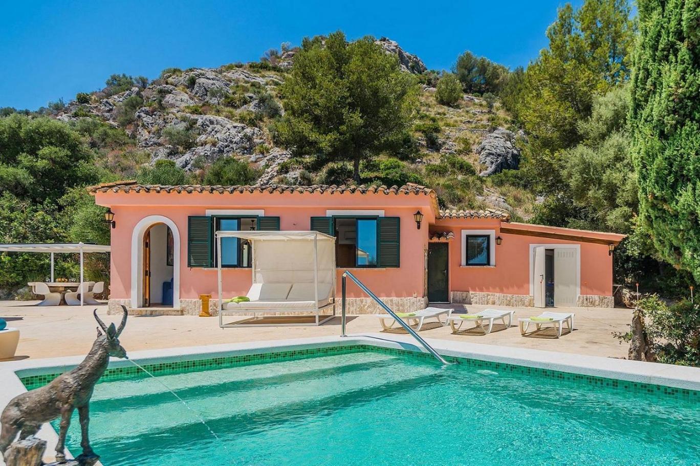 Villa With Private Mountain Ideal Runners Trailers Near Beach Approx 5 Min Walking Beach,Property Belong Puerto Pollensa Villas And Apartments Exteriér fotografie